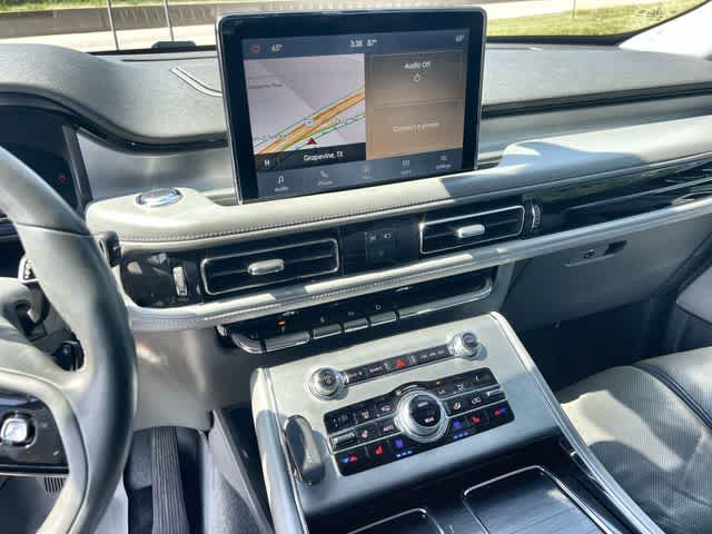 Thumbnail: 2020 Lincoln Aviator - 17