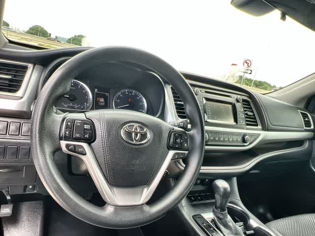 Thumbnail: 2018 Toyota Highlander - 15