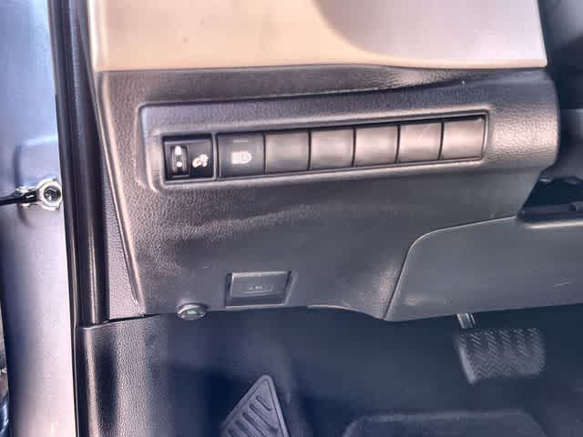 Thumbnail: 2021 Toyota Corolla - 28