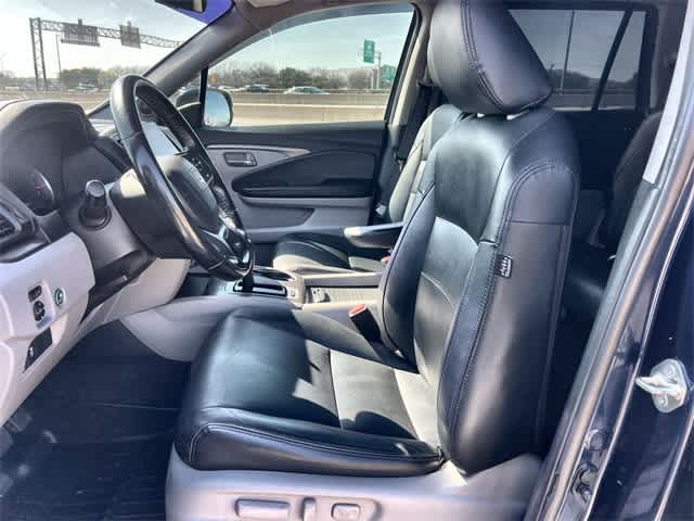 Thumbnail: 2019 Honda Pilot - 11