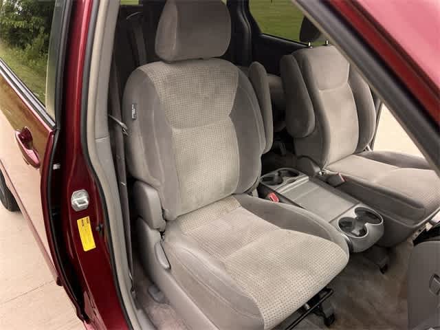 Thumbnail: 2008 Toyota Sienna - 12