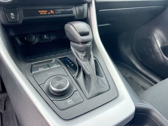 Thumbnail: 2021 Toyota RAV4 - 16