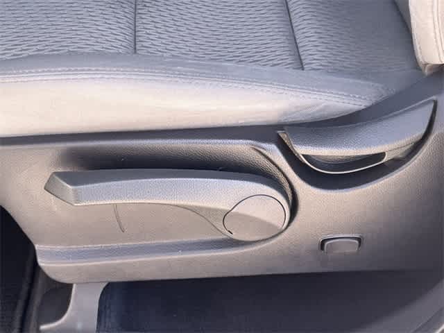 Thumbnail: 2017 Hyundai Santa Fe - 30