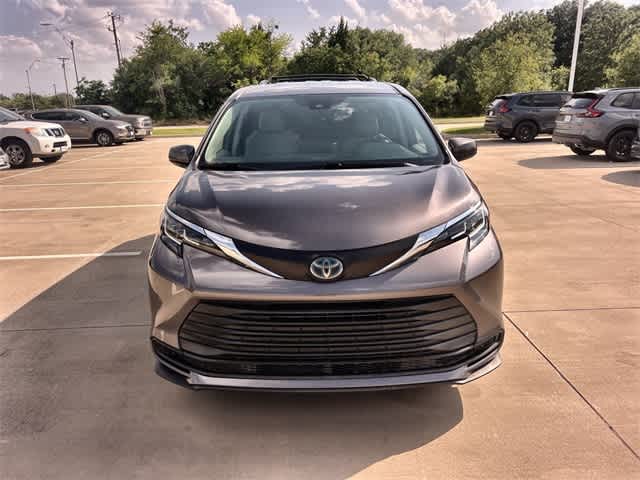 Thumbnail: 2021 Toyota Sienna - 7