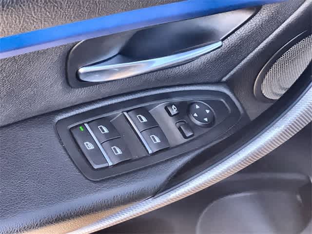 Thumbnail: 2018 BMW 3 Series - 30