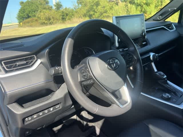 Thumbnail: 2022 Toyota RAV4 - 15