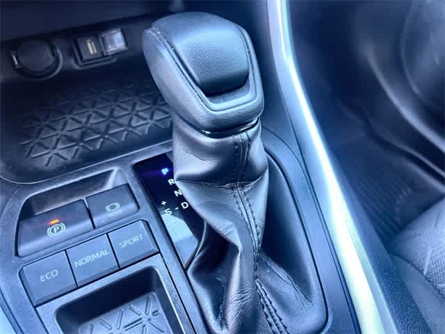 Thumbnail: 2021 Toyota RAV4 - 16