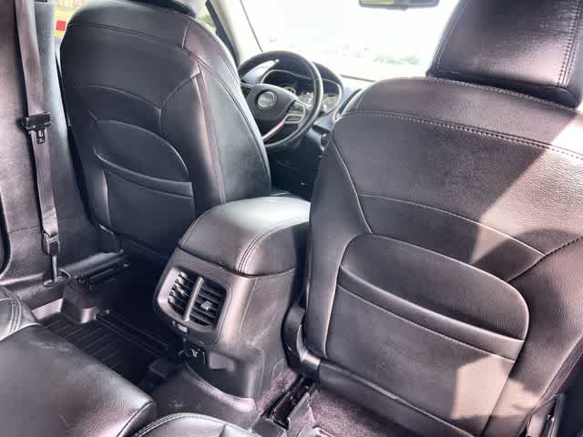 Thumbnail: 2017 Jeep Cherokee - 13