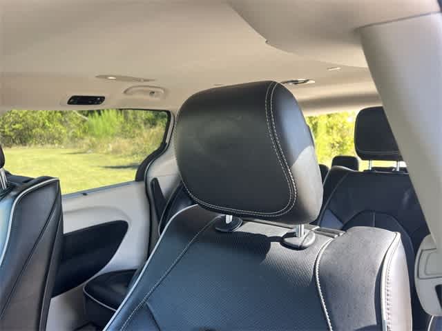 Thumbnail: 2021 Chrysler Pacifica - 25
