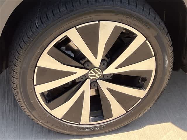 Thumbnail: 2022 Volkswagen Taos - 9