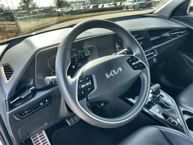 Thumbnail: 2023 Kia Niro - 15