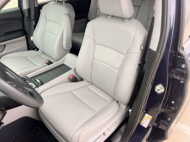 Thumbnail: 2018 Honda Pilot - 11