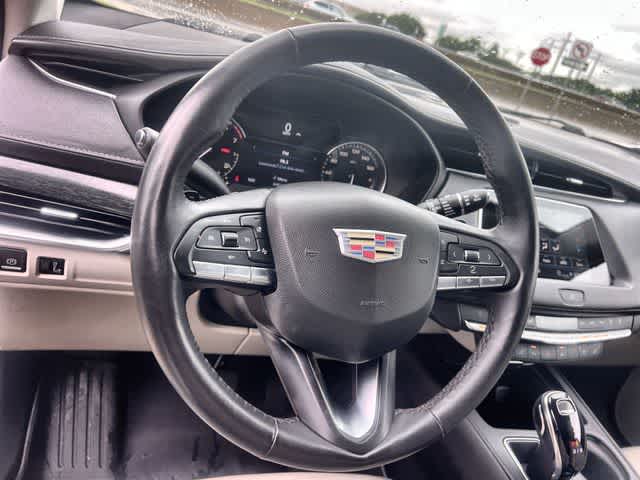 Thumbnail: 2022 Cadillac XT4 - 17
