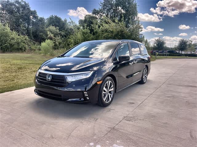 2022 Honda Odyssey Touring photo 2
