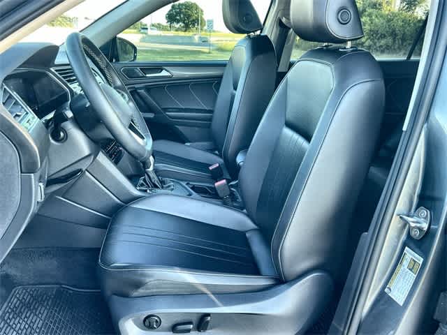 Thumbnail: 2022 Volkswagen Tiguan - 11