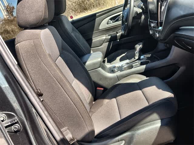 Thumbnail: 2021 Chevrolet Traverse - 12