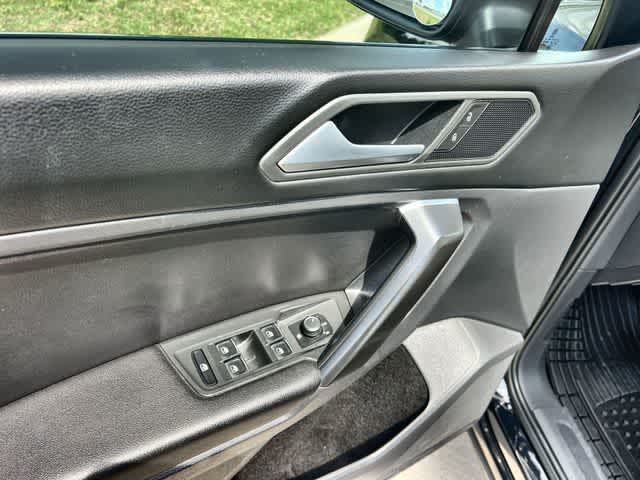 Thumbnail: 2021 Volkswagen Tiguan - 30
