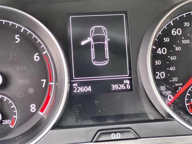 Thumbnail: 2015 Volkswagen Golf - 19