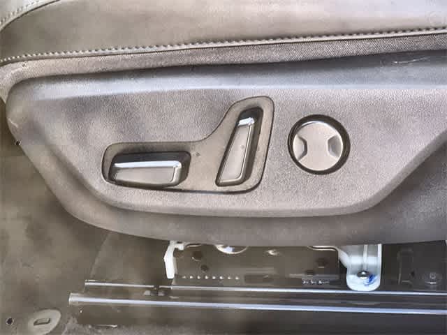 Thumbnail: 2023 Kia Niro - 31