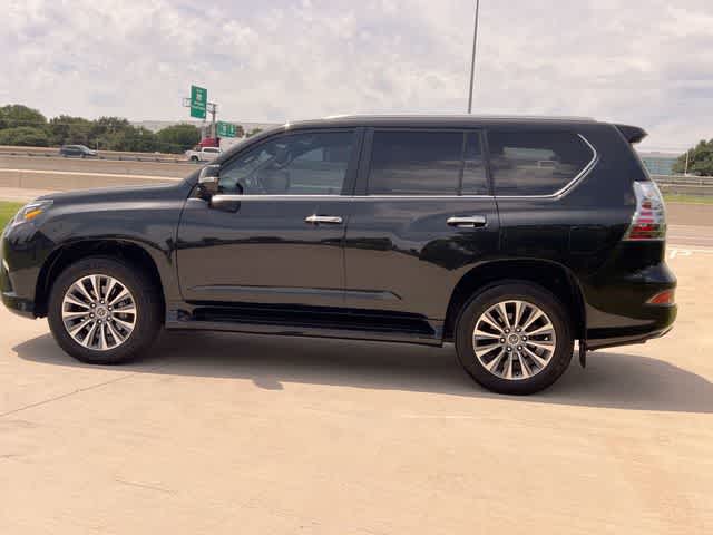 Thumbnail: 2022 Lexus GX - 4