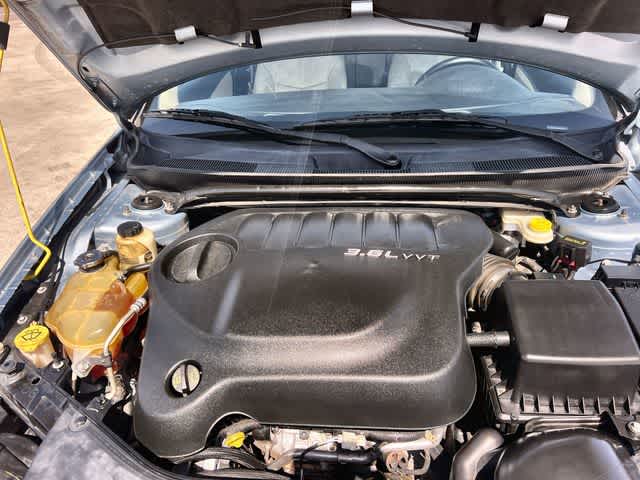 Thumbnail: 2012 Chrysler 200 - 10