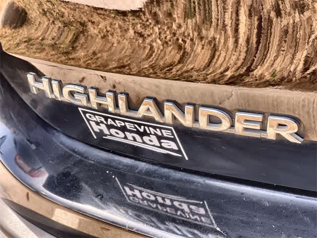 Thumbnail: 2017 Toyota Highlander - 8