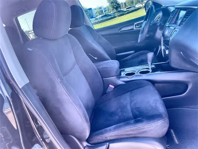 Thumbnail: 2015 Nissan Pathfinder - 12