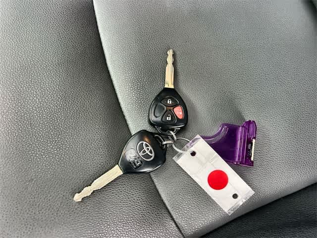 Thumbnail: 2014 Toyota 4Runner - 21