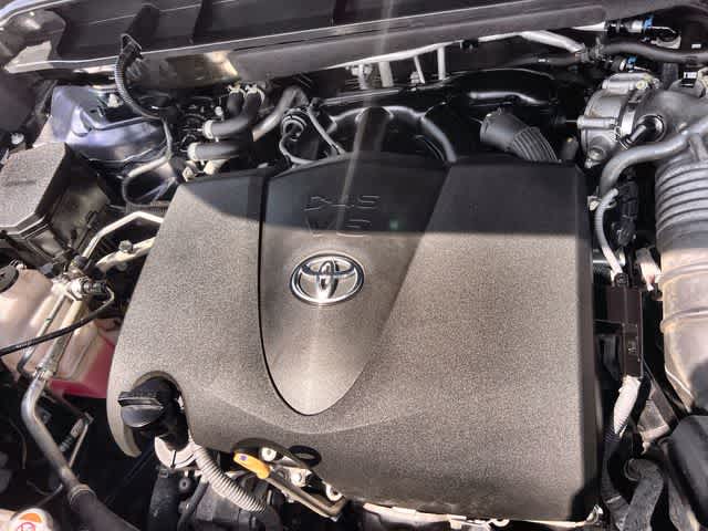 Thumbnail: 2022 Toyota Highlander - 10