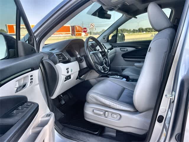 2020 Honda Pilot Touring photo 3