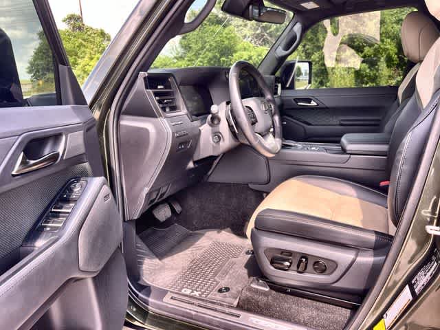 Thumbnail: 2024 Lexus GX - 3