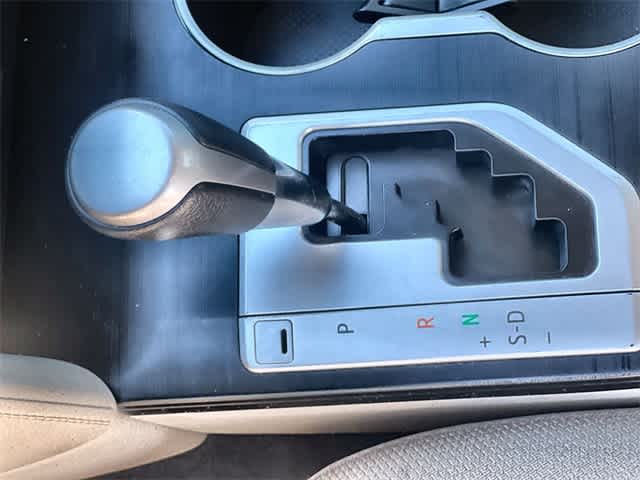 Thumbnail: 2012 Toyota Camry - 16