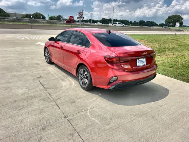 Thumbnail: 2022 Kia Forte - 4