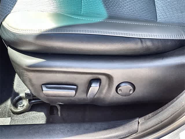 2016 Toyota Camry SE 30