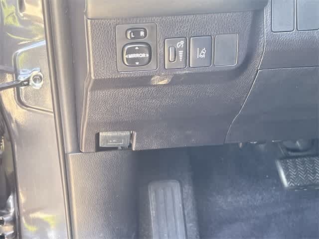 2018 Toyota RAV4 XLE 29