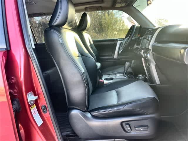 Thumbnail: 2016 Toyota 4Runner - 12