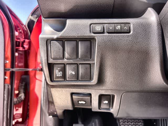 Thumbnail: 2015 Lexus IS - 29