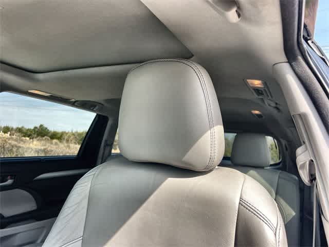 Thumbnail: 2017 Toyota Highlander - 25