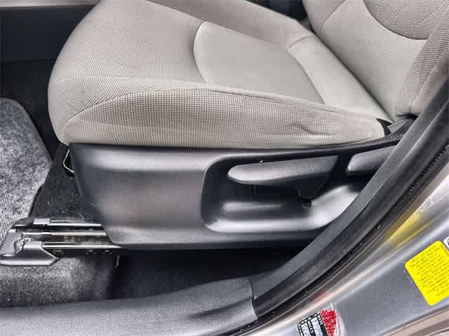 Thumbnail: 2022 Toyota Corolla Cross - 31