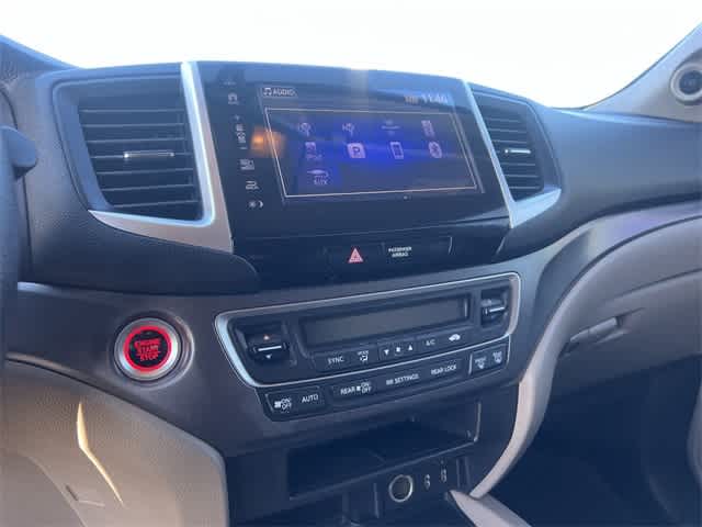 Thumbnail: 2017 Honda Pilot - 18