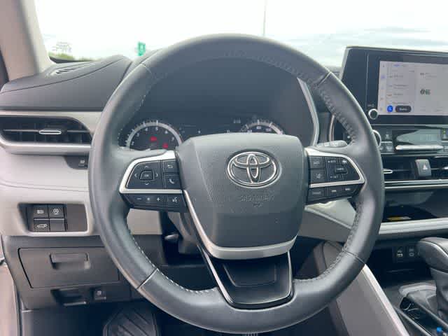 Thumbnail: 2024 Toyota Highlander - 17