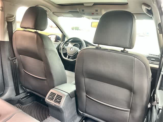 Thumbnail: 2015 Volkswagen Golf - 13