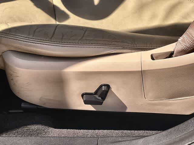 Thumbnail: 2012 Chrysler 200 - 30