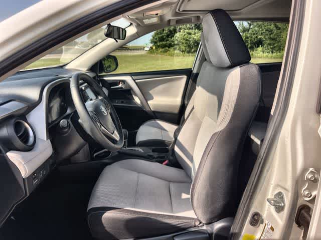 Thumbnail: 2018 Toyota RAV4 - 11