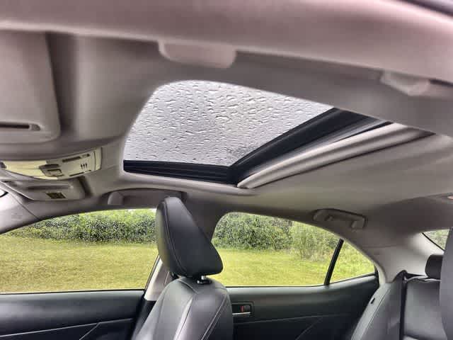 Thumbnail: 2015 Lexus IS - 32