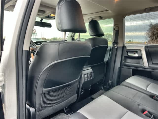 Thumbnail: 2014 Toyota 4Runner - 13