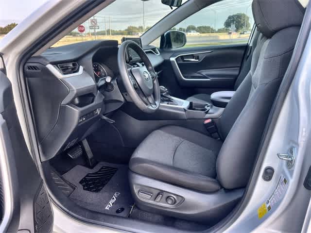Thumbnail: 2021 Toyota RAV4 - 3
