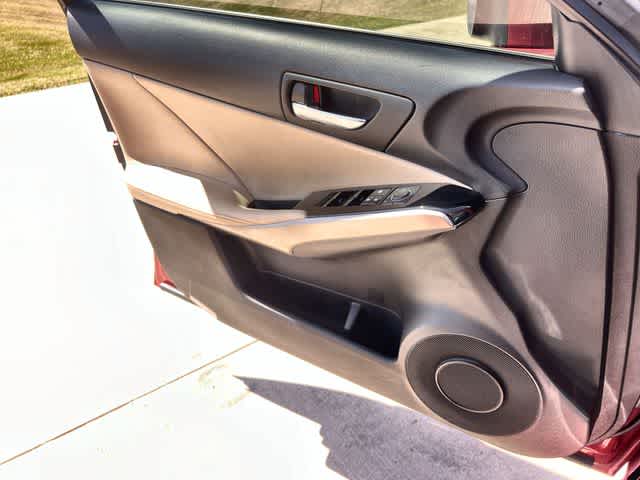 Thumbnail: 2015 Lexus IS - 30