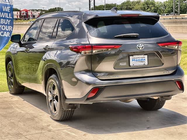 Thumbnail: 2021 Toyota Highlander - 5