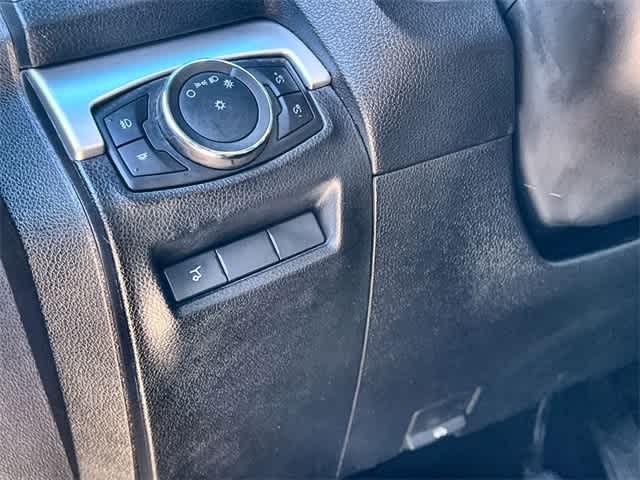 Thumbnail: 2016 Ford Explorer - 29